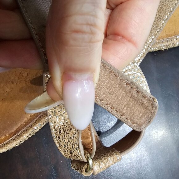 Gentle Souls Kenneth Cole Leather Gold Adjustable Ankle Sandal Thongs Size 9 - Picture 5 of 13